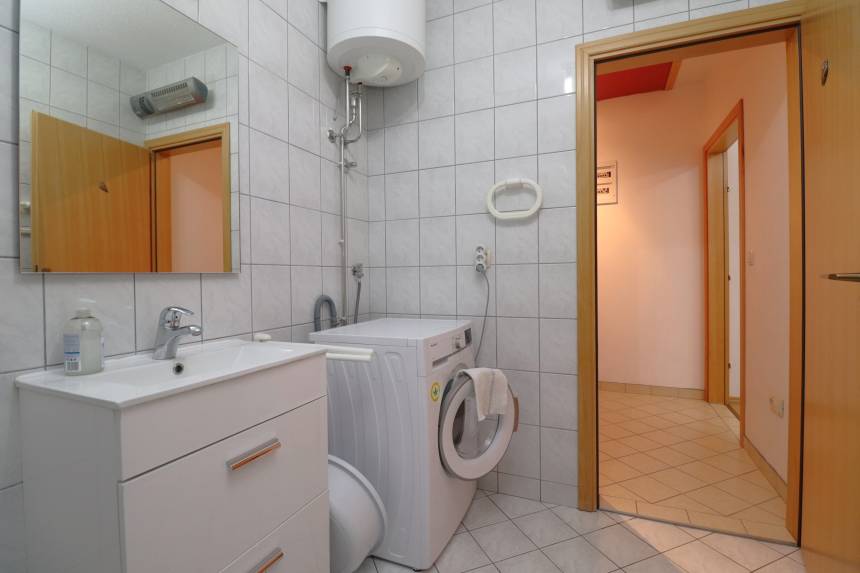 Croatia, North Dalmatia, Srima - Apartment, for sale