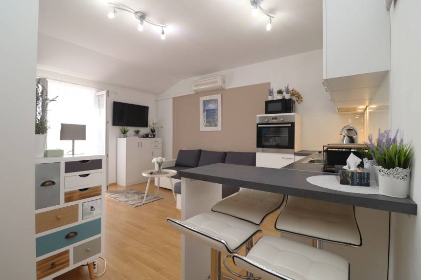 Croatia, North Dalmatia, Srima - Apartment, for sale