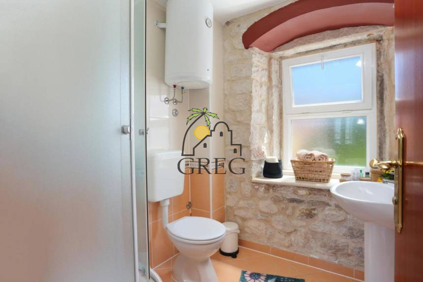 Chorwacja, Wyspa Ciovo,  - Dom kamienny, na sprzedaż