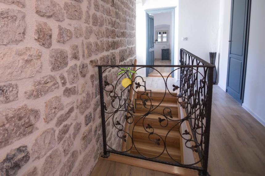 Croatia, North Dalmatia, Šibenik  - Apartment, for sale
