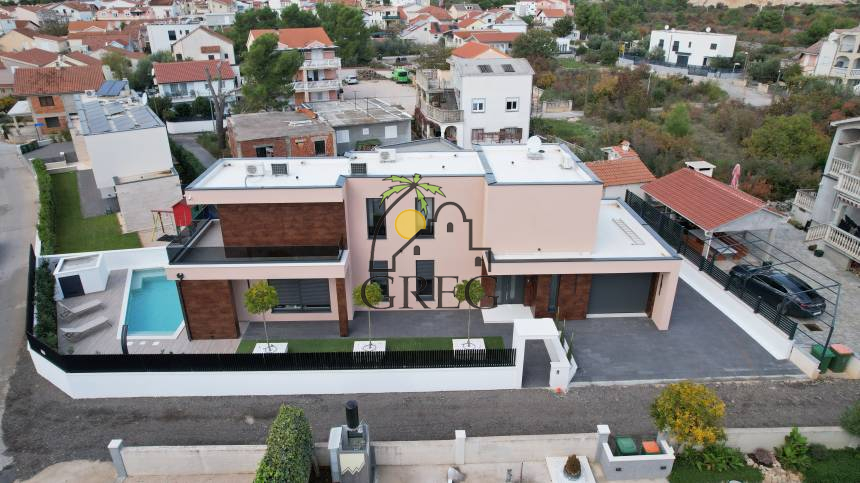 Croatia, North Dalmatia, Vodice - House, for sale