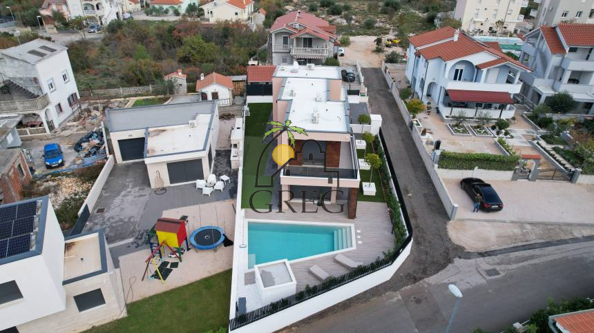 Croatia, North Dalmatia, Vodice - House, for sale