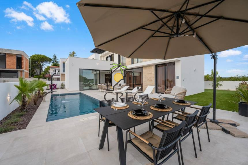 Croatia, North Dalmatia, Tribunj - Semi-detached house, for sale