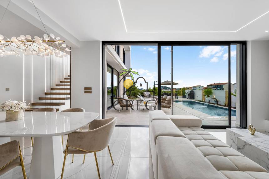 Croatia, North Dalmatia, Tribunj - Semi-detached house, for sale