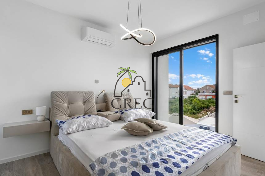 Croatia, North Dalmatia, Tribunj - Semi-detached house, for sale