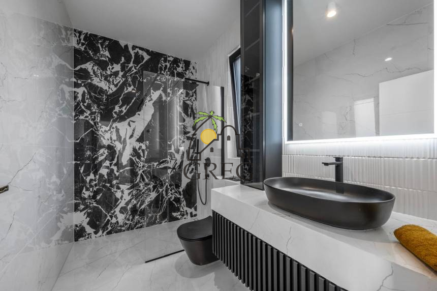 Croatia, North Dalmatia, Tribunj - Semi-detached house, for sale