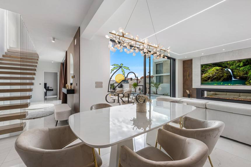 Croatia, North Dalmatia, Tribunj - Semi-detached house, for sale