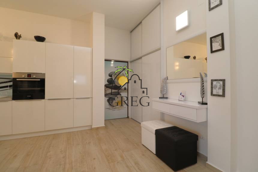 Croatia, North Dalmatia, Vodice - Apartment, for sale