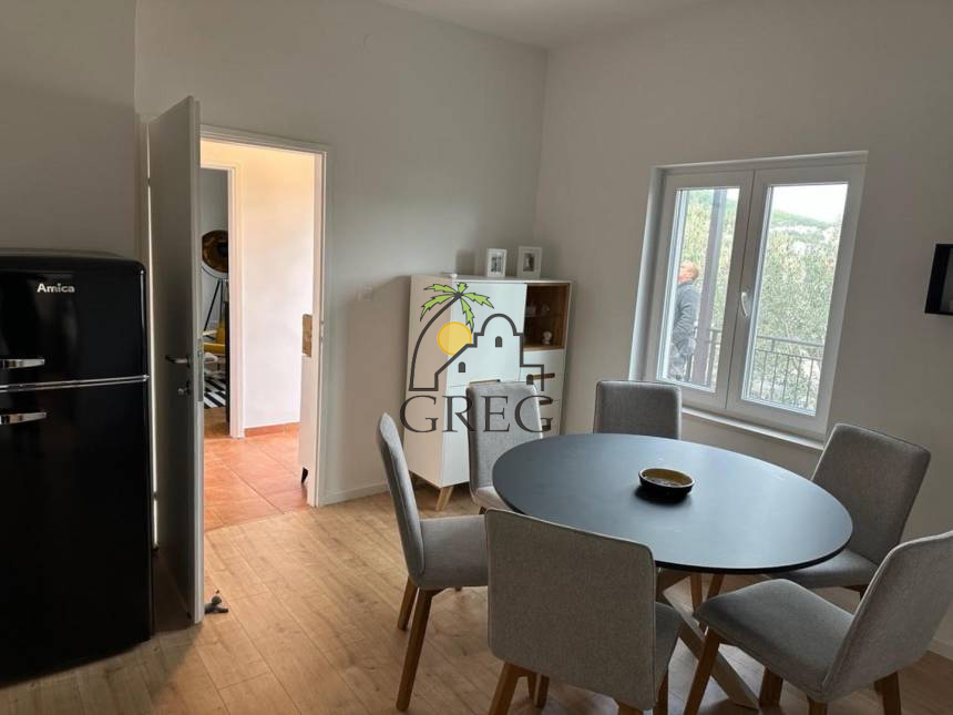 Croatia, Central Dalmatia, Marina - Apartment building, for sale