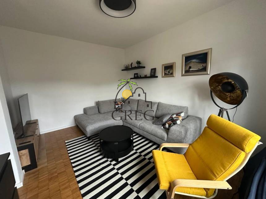 Croatia, Central Dalmatia, Marina - Apartment building, for sale