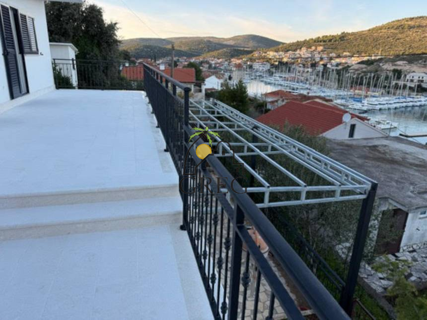 Croatia, Central Dalmatia, Marina - Apartment building, for sale