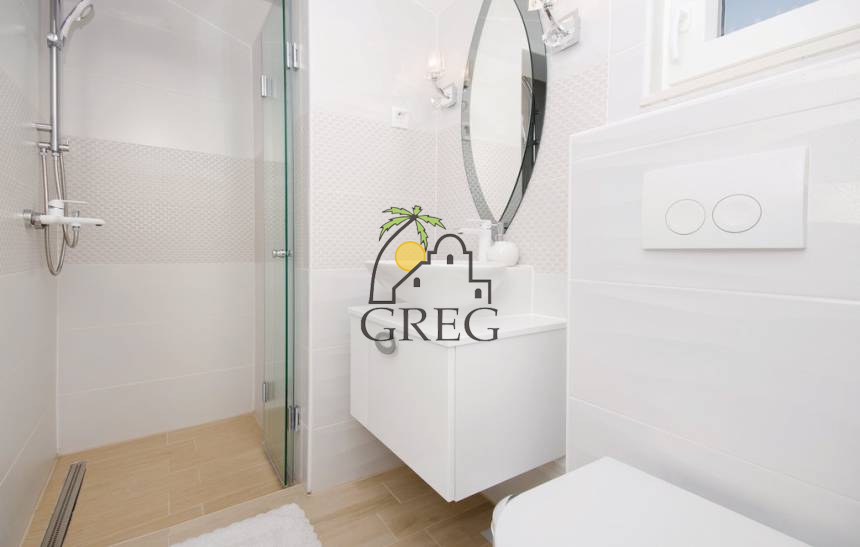 Croatia, Middle Dalmatia,  - House, for sale