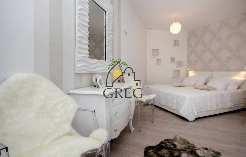 Croatia, Middle Dalmatia,  - House, for sale