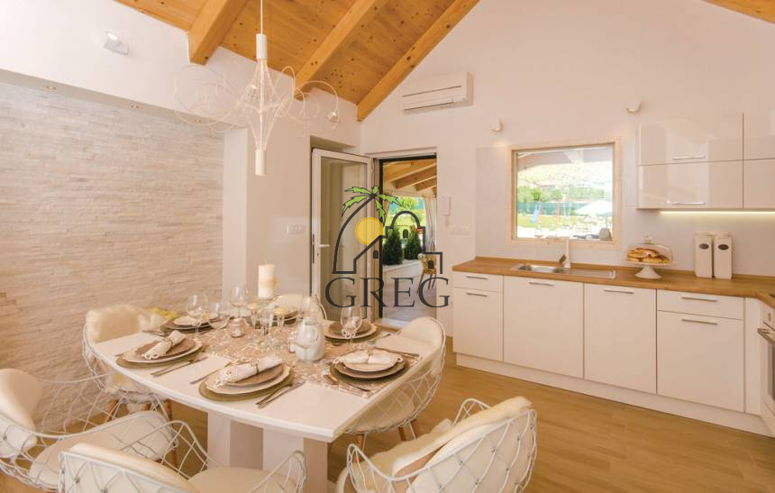 Croatia, Middle Dalmatia,  - House, for sale