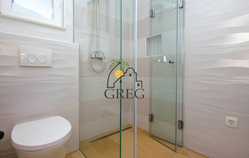 Croatia, Middle Dalmatia,  - House, for sale