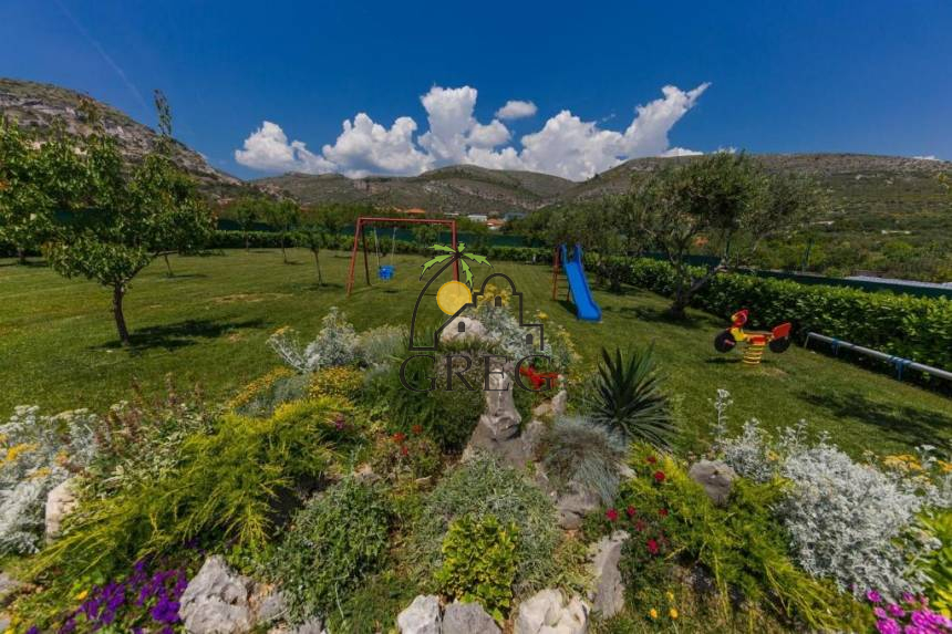 Croatia, Middle Dalmatia,  - House, for sale