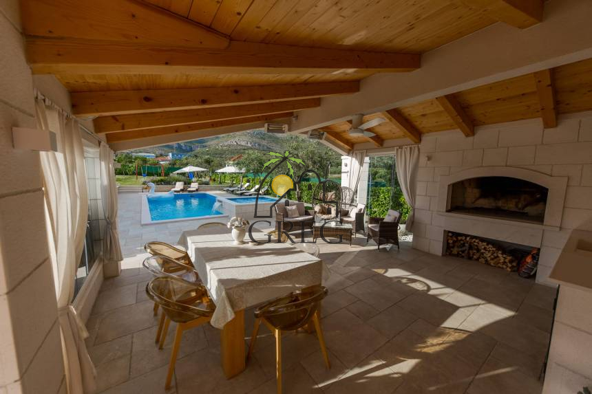 Croatia, Middle Dalmatia,  - House, for sale