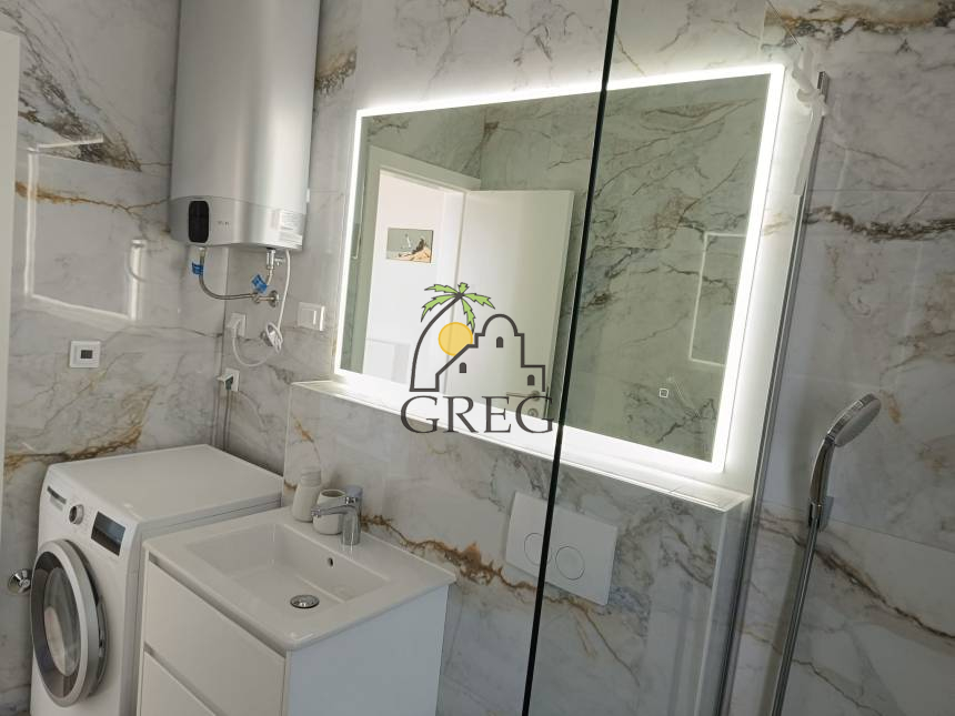 Croatia, North Dalmatia, Žaborić - Apartment, for sale