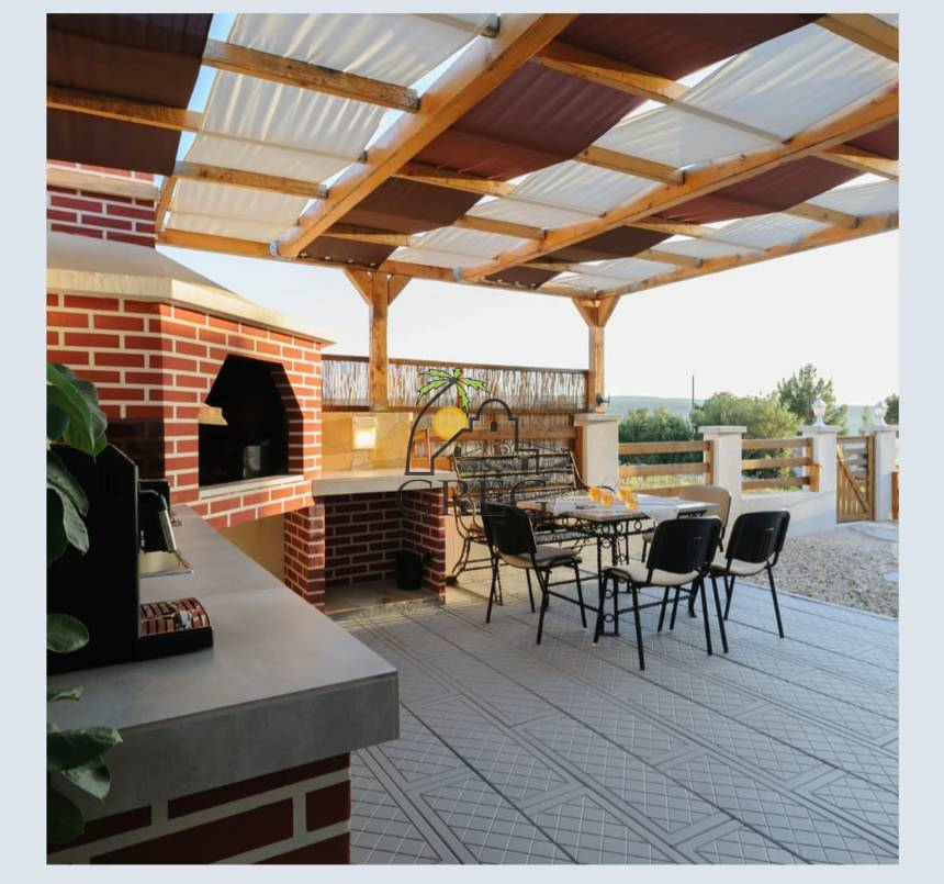 Croatia, North Dalmatia, Karin - House, for sale