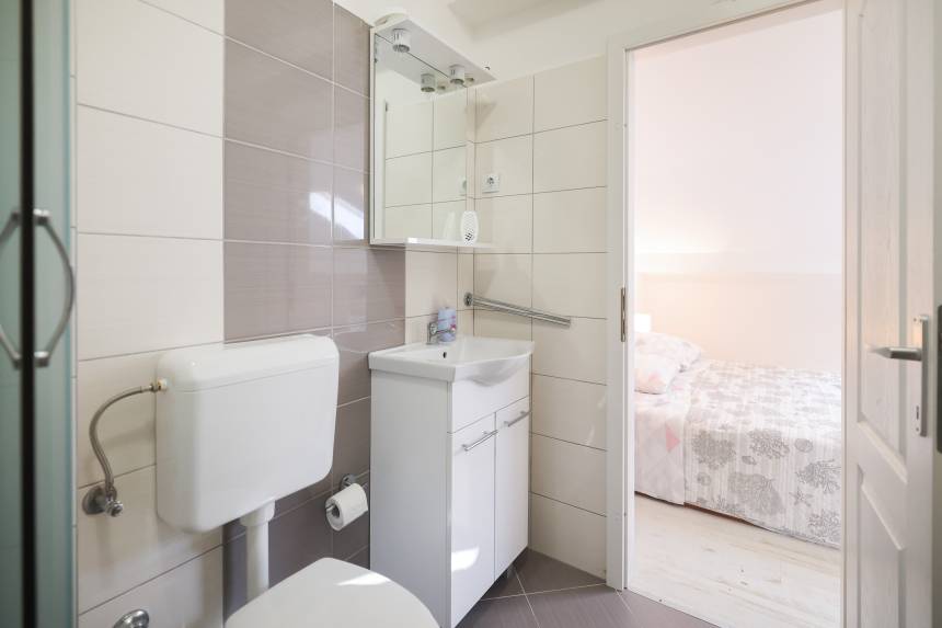 Croatia, North Dalmatia, Zaton - Apartment, for sale