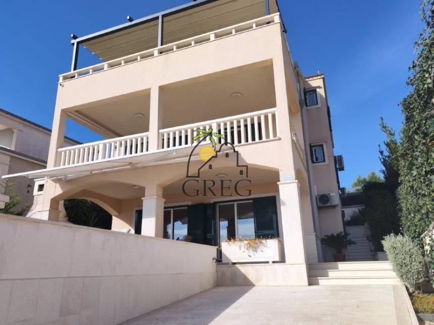 Croatia, Middle Dalmatia,  - House, for sale