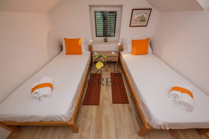 Croatia, Island of Brač,  - House, for sale