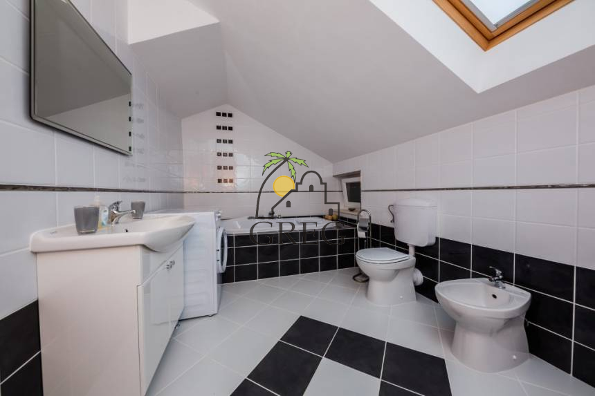 Croatia, Island of Brač,  - House, for sale