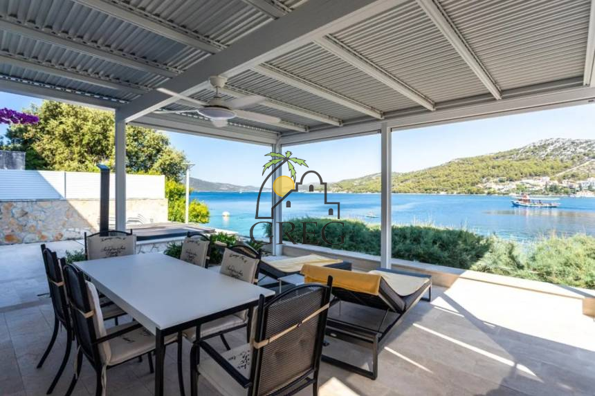 Croatia, Middle Dalmatia,  - House, for sale