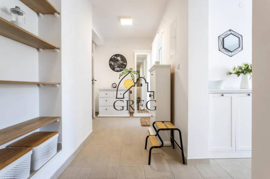 Croatia, Middle Dalmatia,  - House, for sale