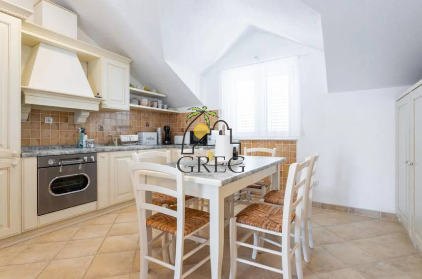 Croatia, Middle Dalmatia,  - House, for sale