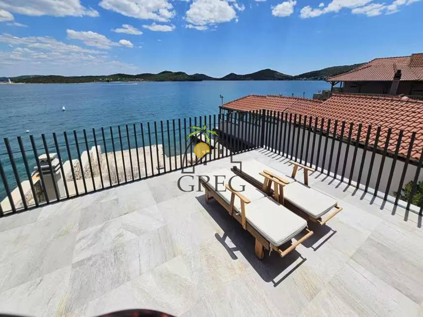 Croatia, Island of Murter,  - House, for sale