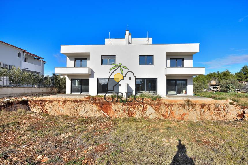 Croatia, North Dalmatia, Vodice - Semi-detached house, for sale
