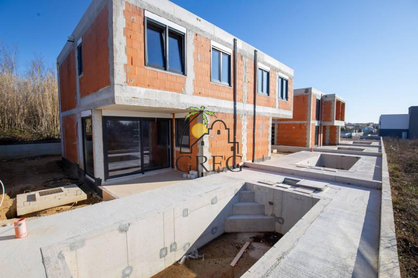 Croatia, North Dalmatia, Privlaka - Semi-detached house, for sale