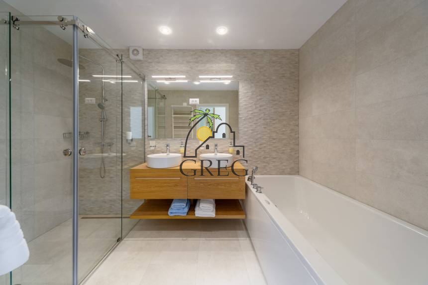 Croatia, North Dalmatia,  - House, for sale