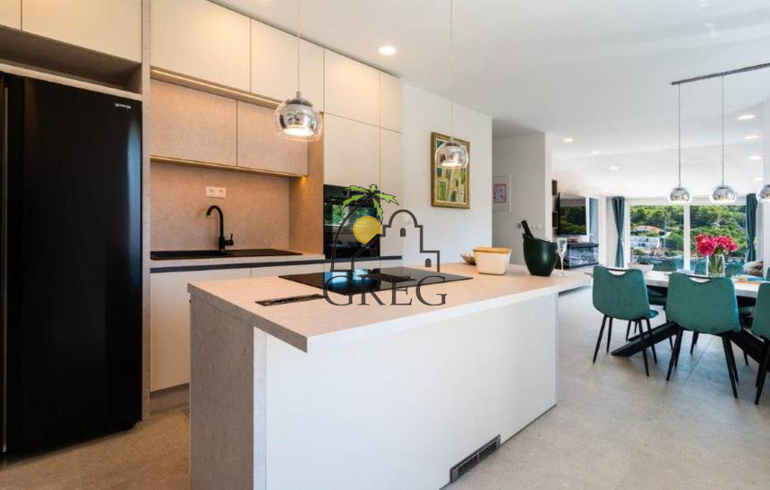 Croatia, Island of Šolta,  - House, for sale