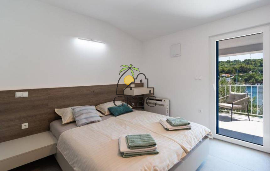 Croatia, Island of Šolta,  - House, for sale