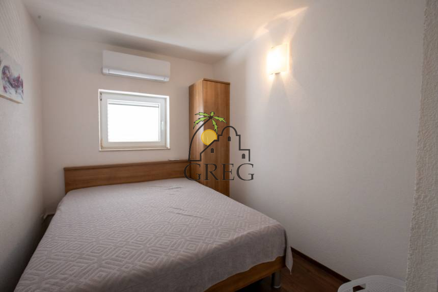 Croatia, North Dalmatia,  - Apartment building, for sale