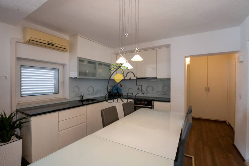 Croatia, North Dalmatia,  - Apartment building, for sale