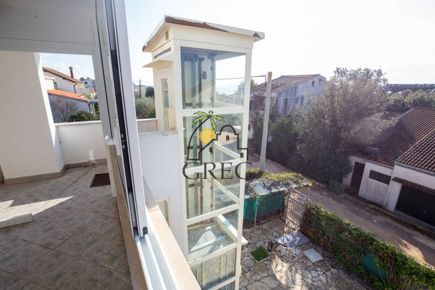 Croatia, North Dalmatia,  - Apartment building, for sale