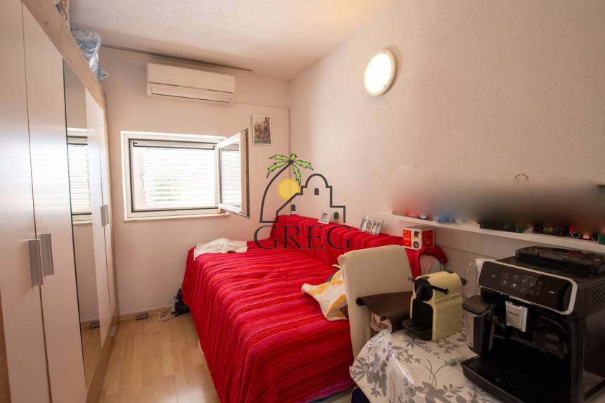 Croatia, North Dalmatia,  - Apartment building, for sale