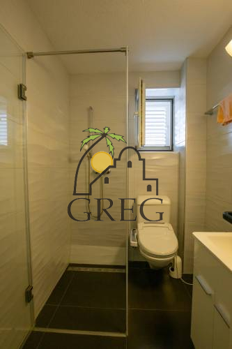 Croatia, North Dalmatia,  - Apartment building, for sale