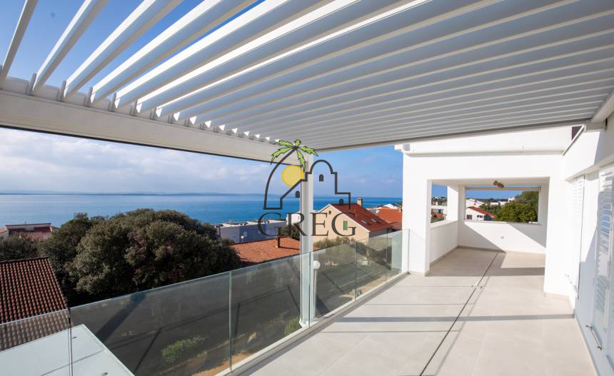 Croatia, North Dalmatia,  - Apartment building, for sale