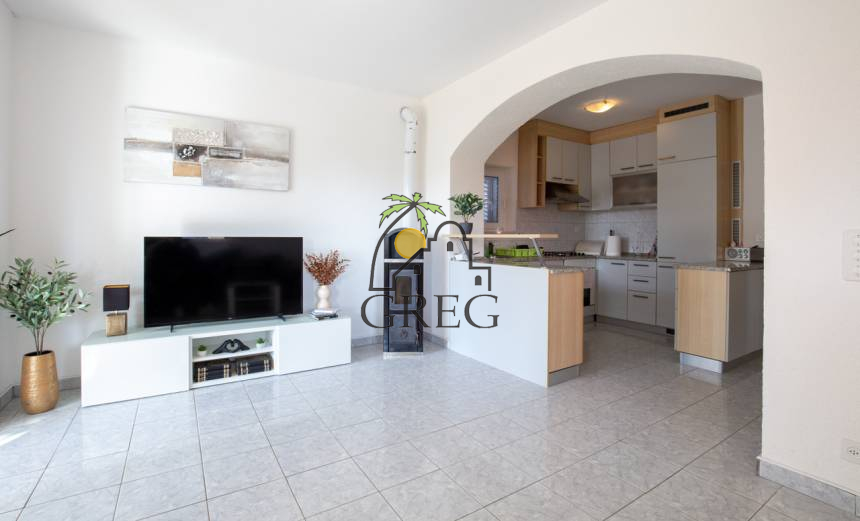 Croatia, North Dalmatia,  - Apartment building, for sale