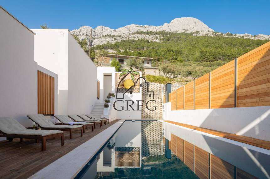 Croatia, Middle Dalmatia, Omis - House, for sale