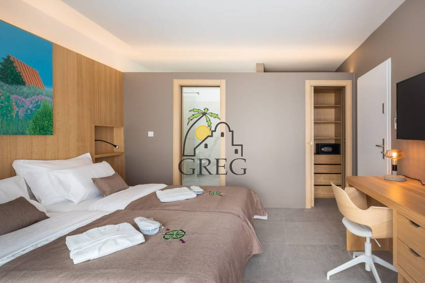 Croatia, Middle Dalmatia, Omis - House, for sale