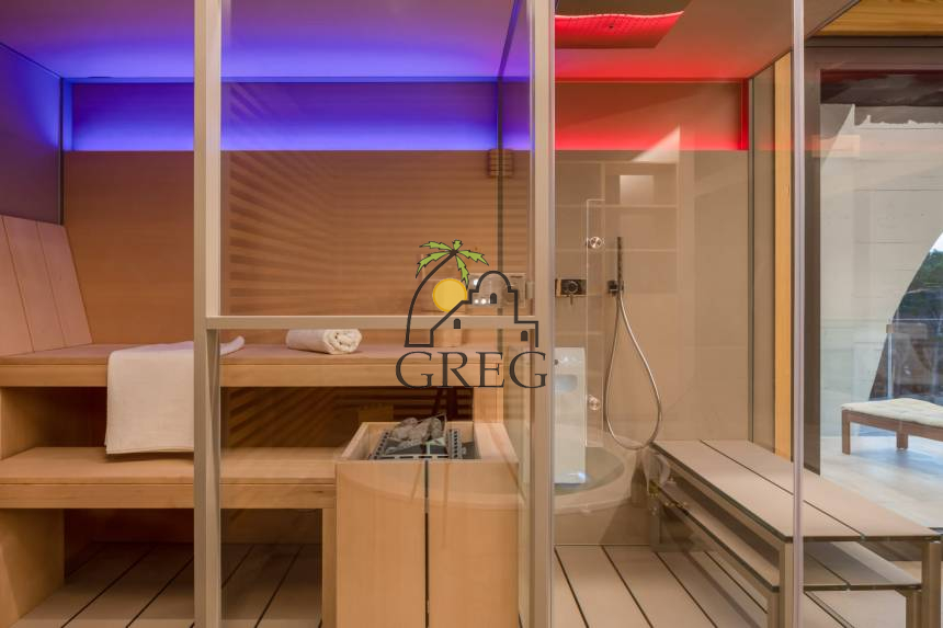 Croatia, Middle Dalmatia, Omis - House, for sale