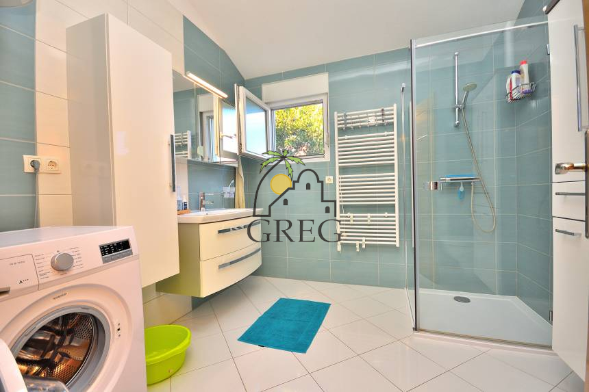 Croatia, North Dalmatia, Vodice - House, for sale