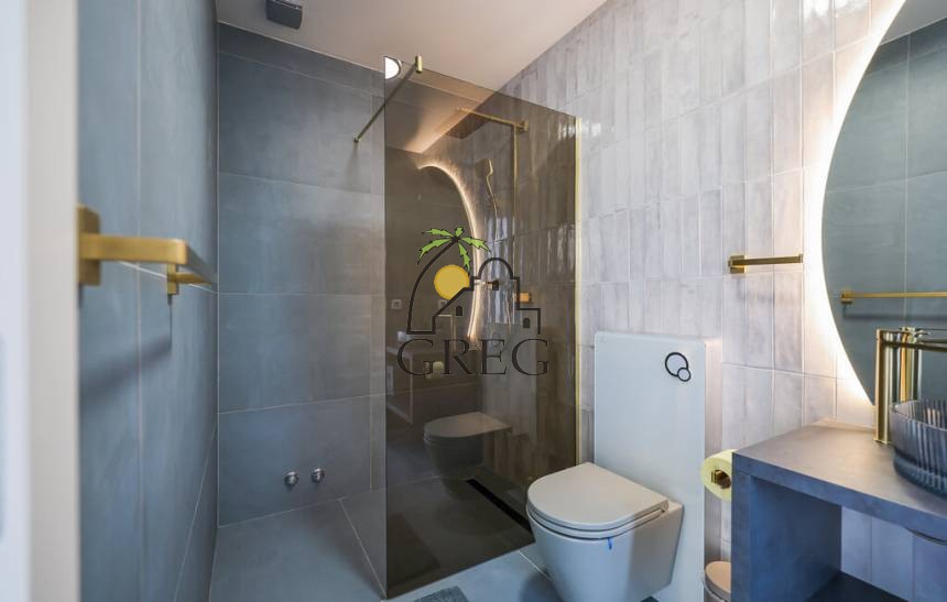 Croatia, North Dalmatia, Maslenica - Apartment, for sale