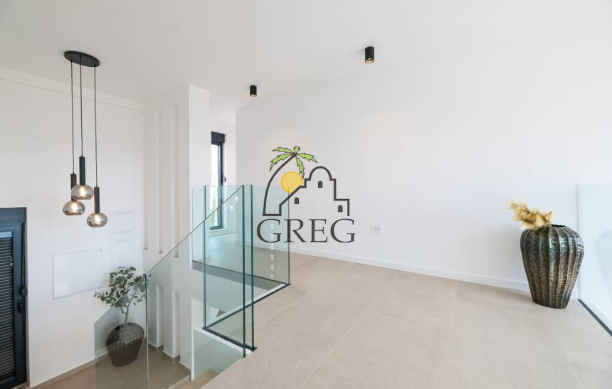 Croatia, North Dalmatia, Maslenica - Apartment, for sale