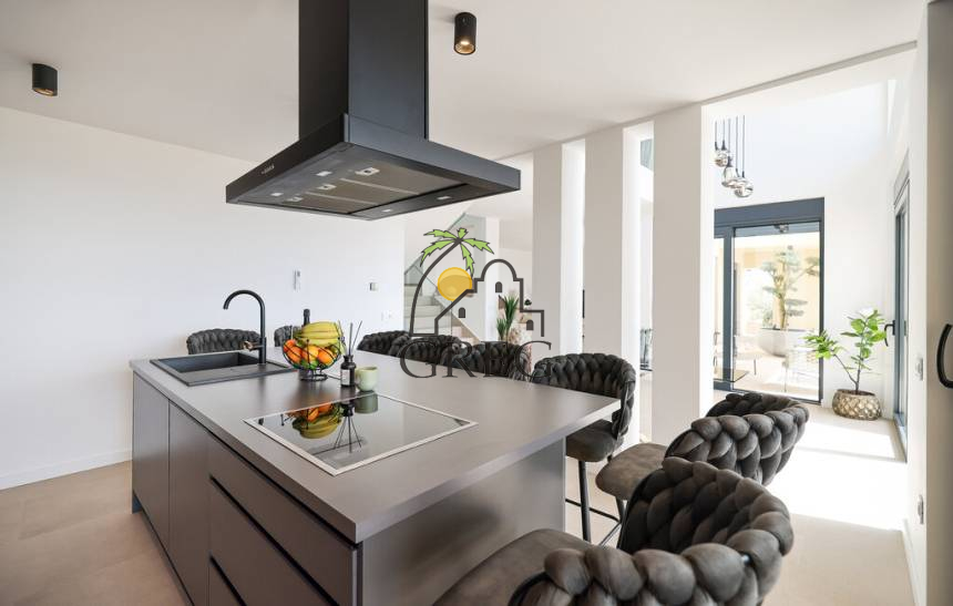 Croatia, North Dalmatia, Maslenica - Apartment, for sale